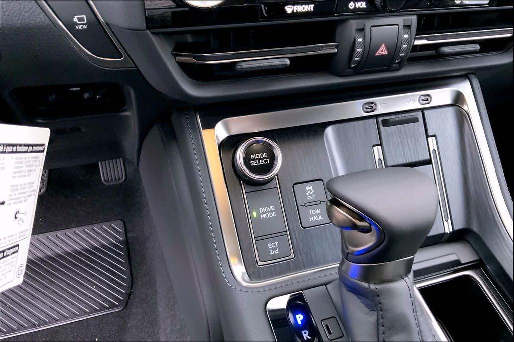 new 2025 Lexus GX 550 car, priced at $74,752