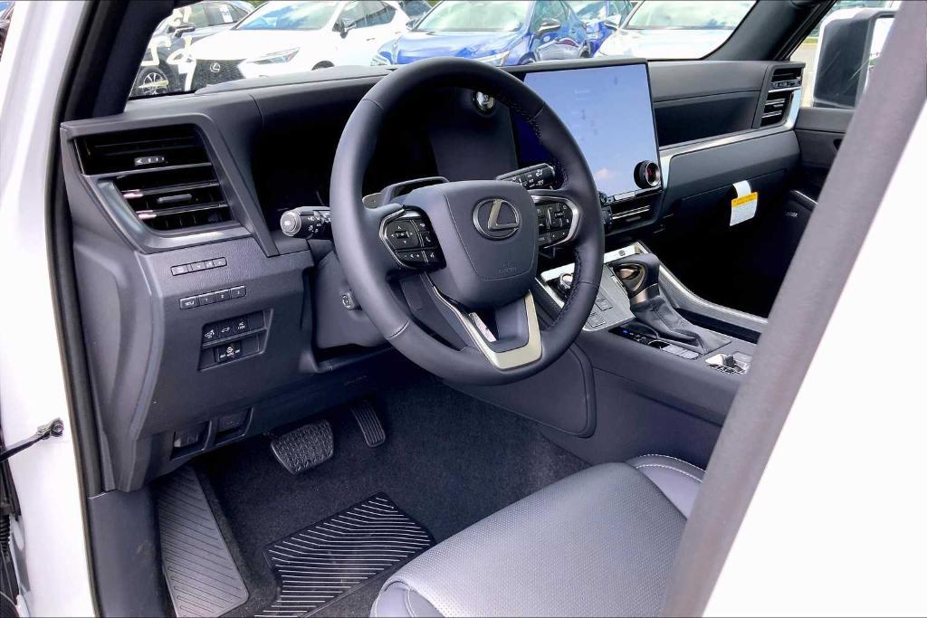 new 2025 Lexus GX 550 car, priced at $85,812