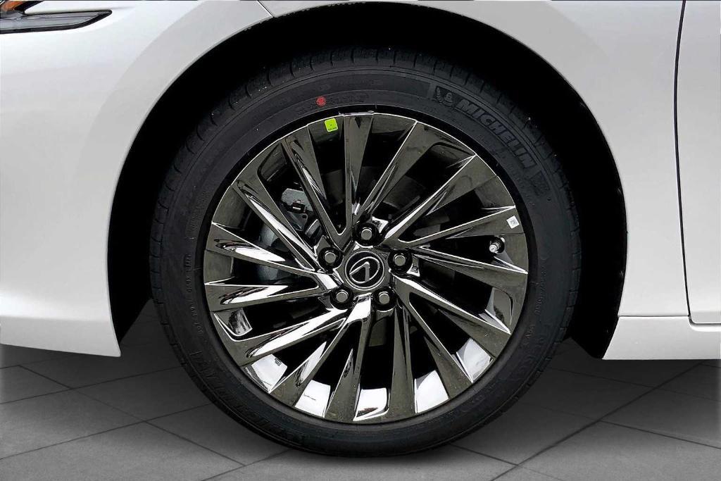 new 2025 Lexus ES 350 car, priced at $54,040