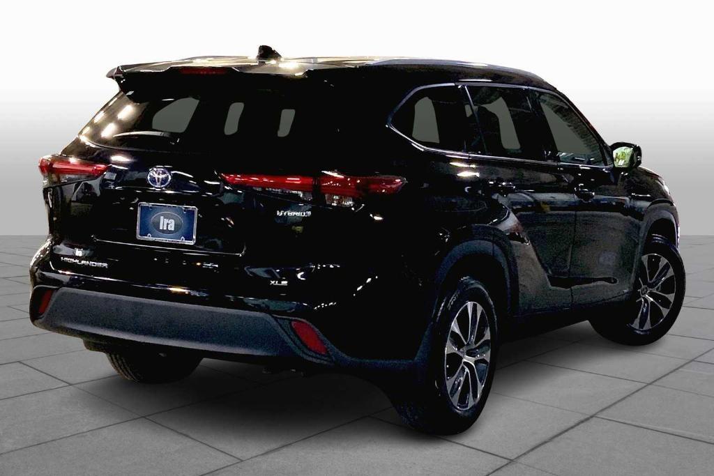 used 2022 Toyota Highlander Hybrid car, priced at $37,288