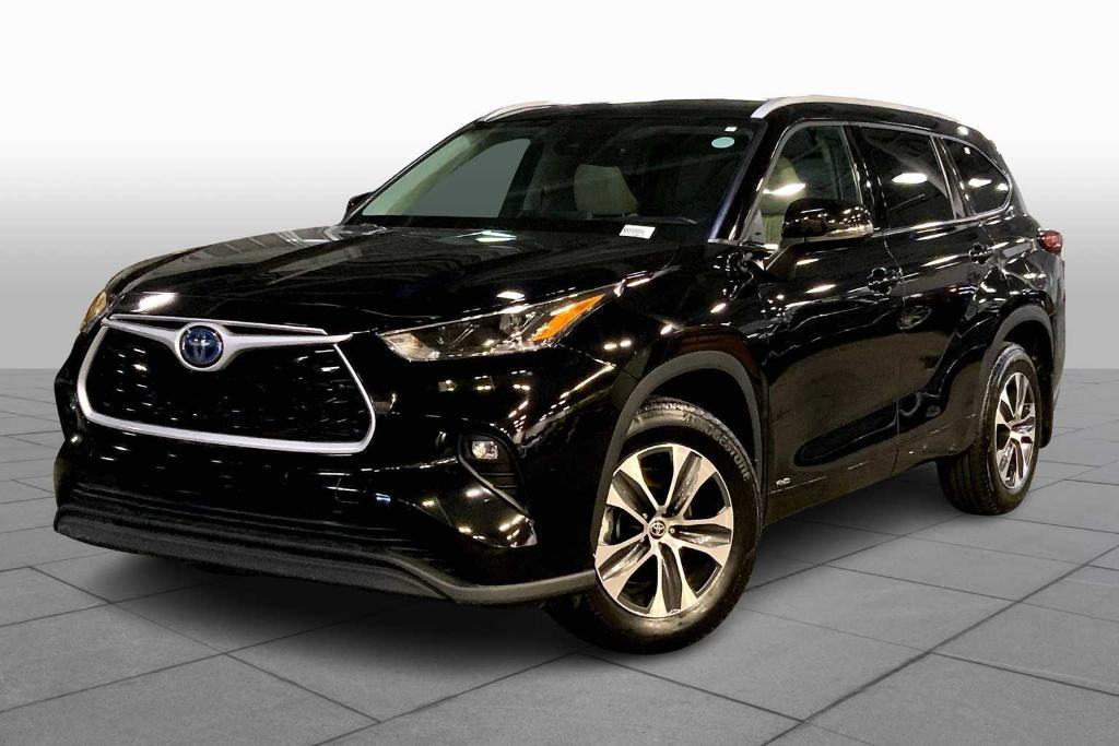 used 2022 Toyota Highlander Hybrid car, priced at $37,288