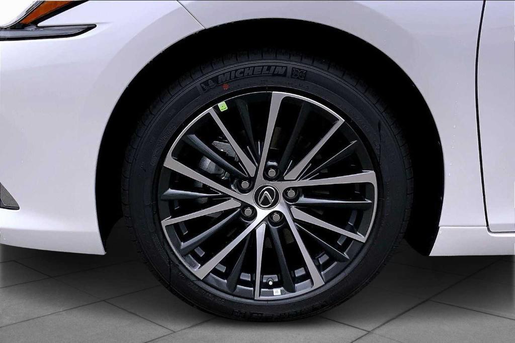 new 2025 Lexus ES 350 car, priced at $50,255