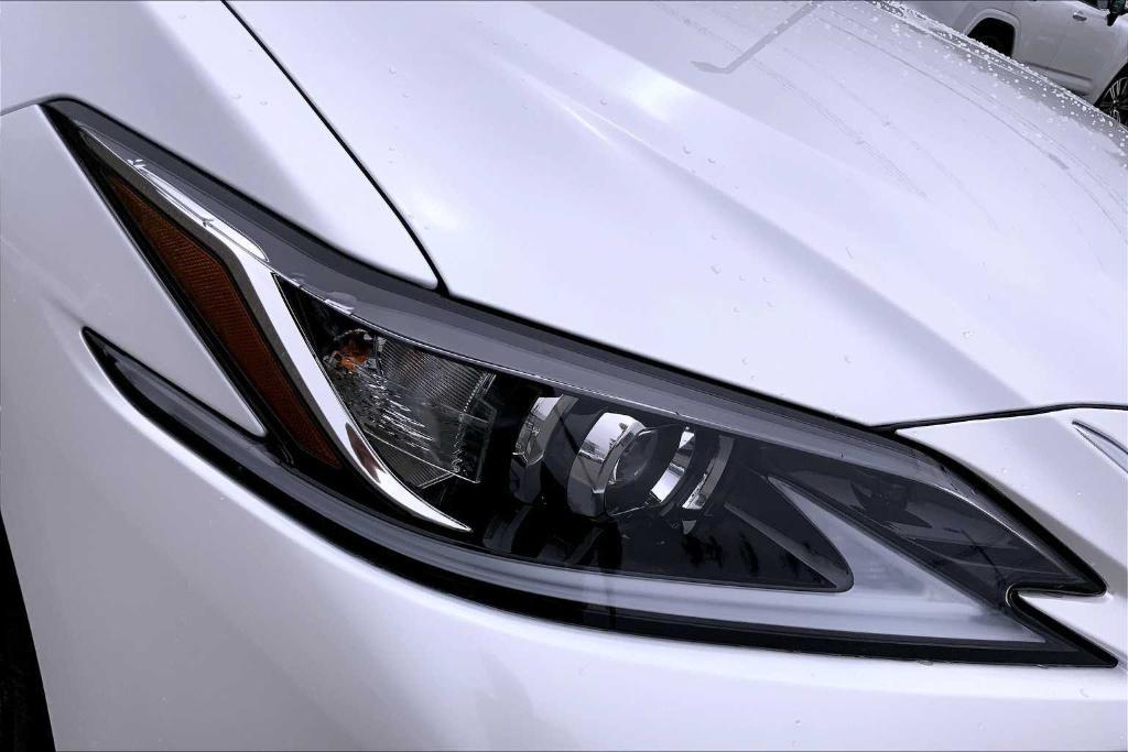 new 2025 Lexus ES 350 car, priced at $50,255