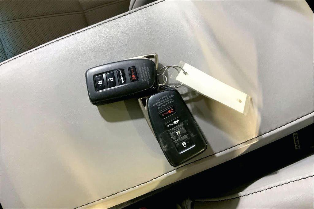 used 2016 Lexus ES 350 car, priced at $17,988