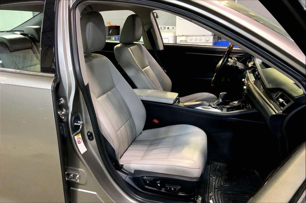 used 2016 Lexus ES 350 car, priced at $17,988