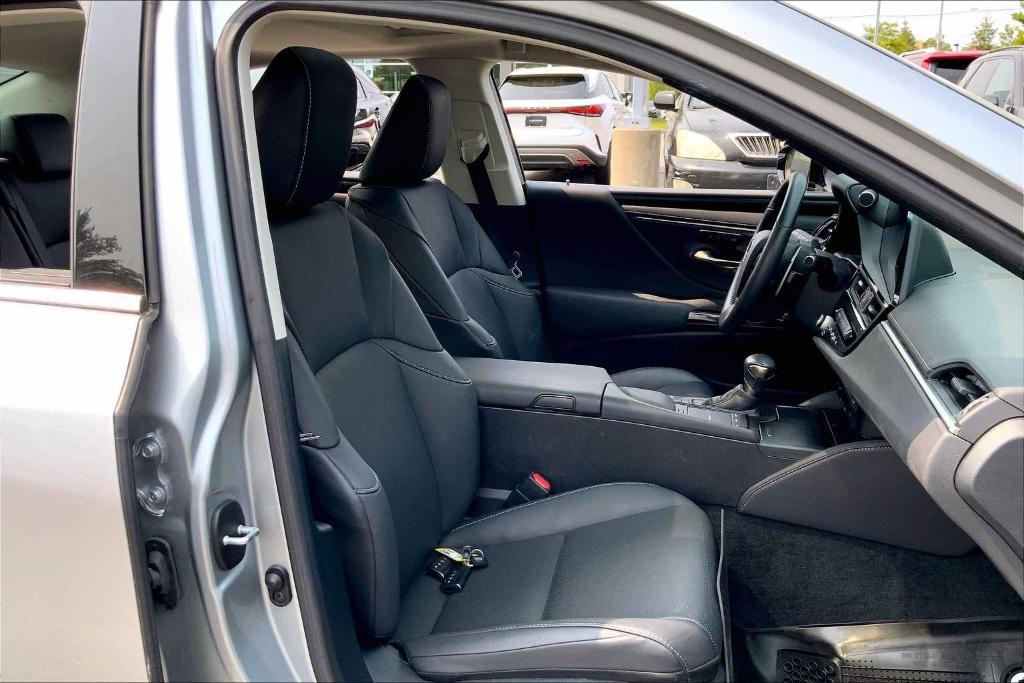 used 2022 Lexus ES 350 car, priced at $39,988