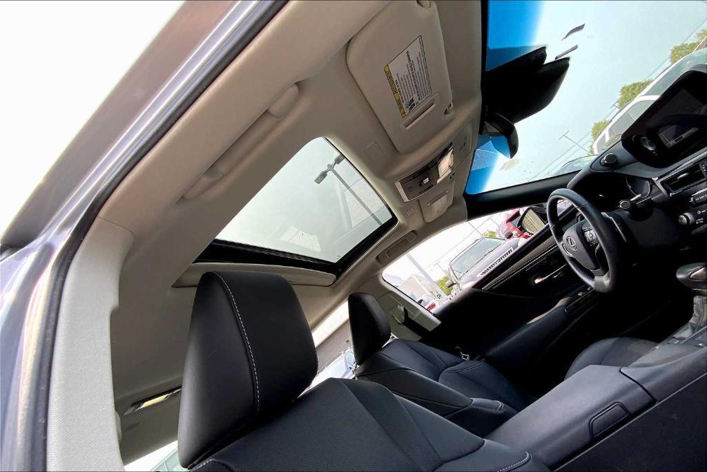 used 2022 Lexus ES 350 car, priced at $39,988