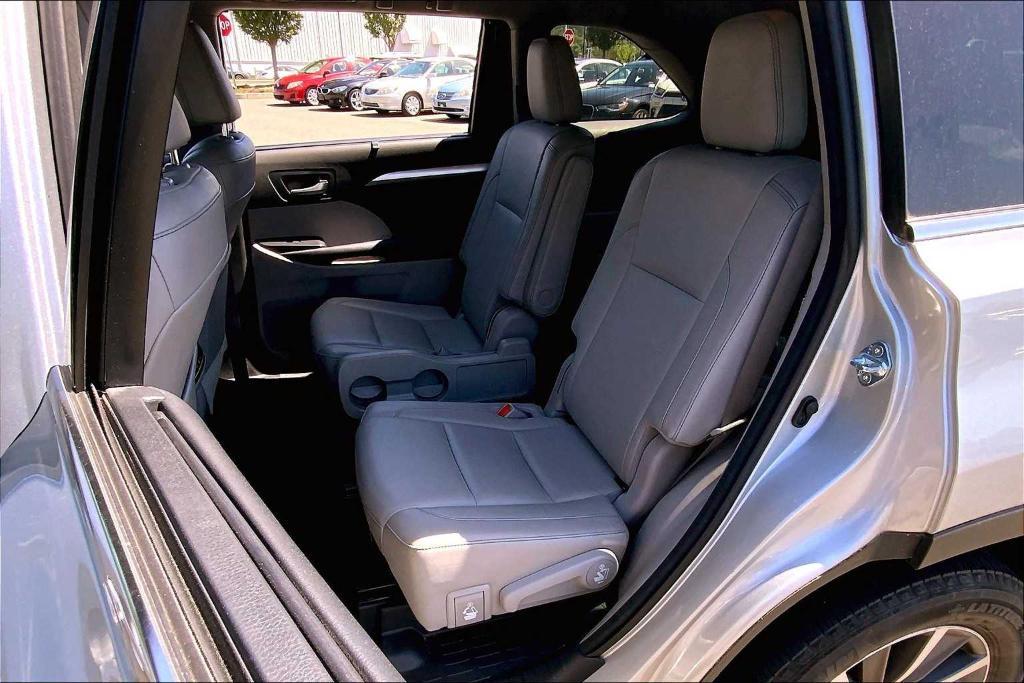used 2017 Toyota Highlander car, priced at $17,488