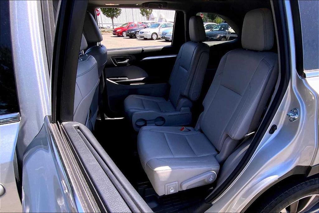 used 2017 Toyota Highlander car, priced at $18,988