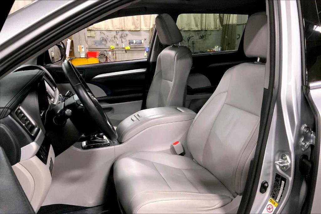 used 2017 Toyota Highlander car, priced at $17,488