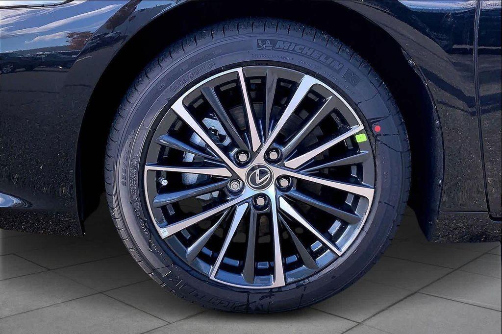 new 2025 Lexus ES 300h car, priced at $49,594