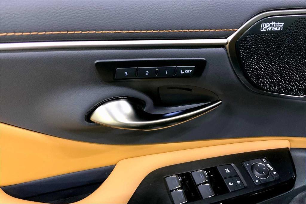 new 2025 Lexus ES 350 car, priced at $55,859