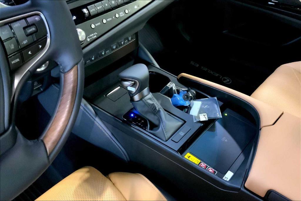 new 2025 Lexus ES 350 car, priced at $55,859