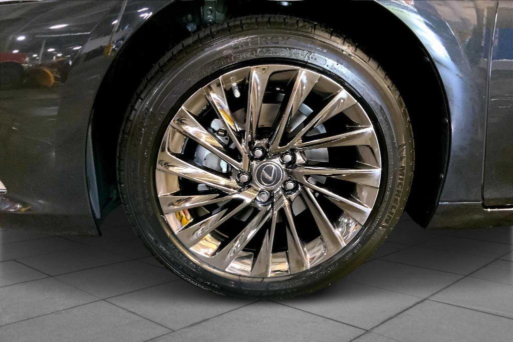 new 2025 Lexus ES 350 car, priced at $55,859