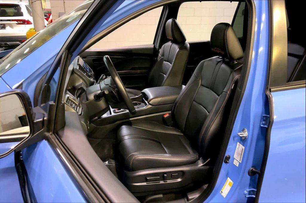 used 2024 Honda Passport car, priced at $37,488