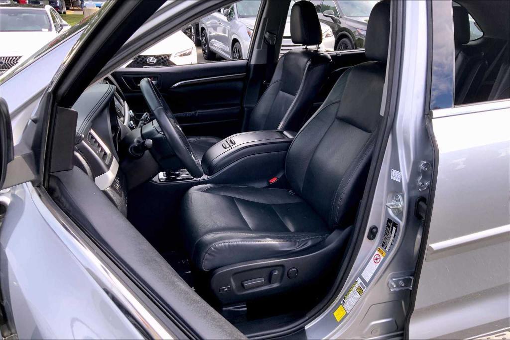 used 2016 Toyota Highlander car, priced at $18,888