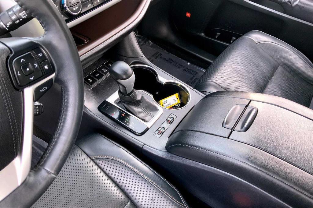 used 2016 Toyota Highlander car, priced at $18,888