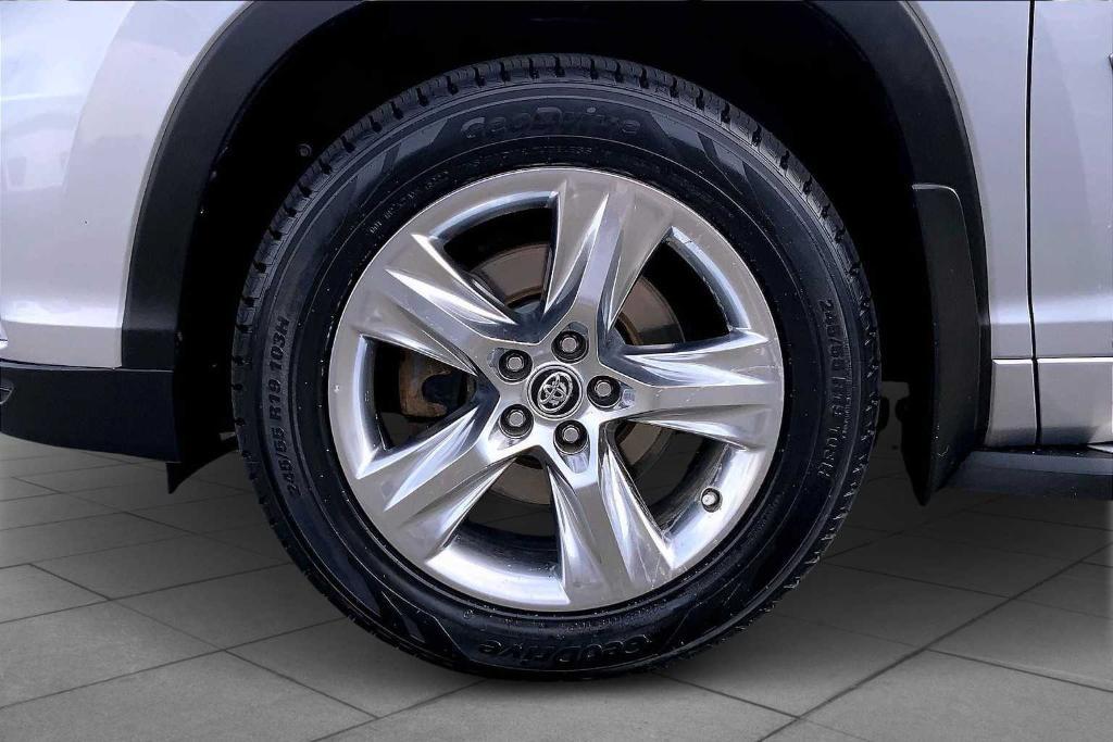 used 2016 Toyota Highlander car, priced at $18,888