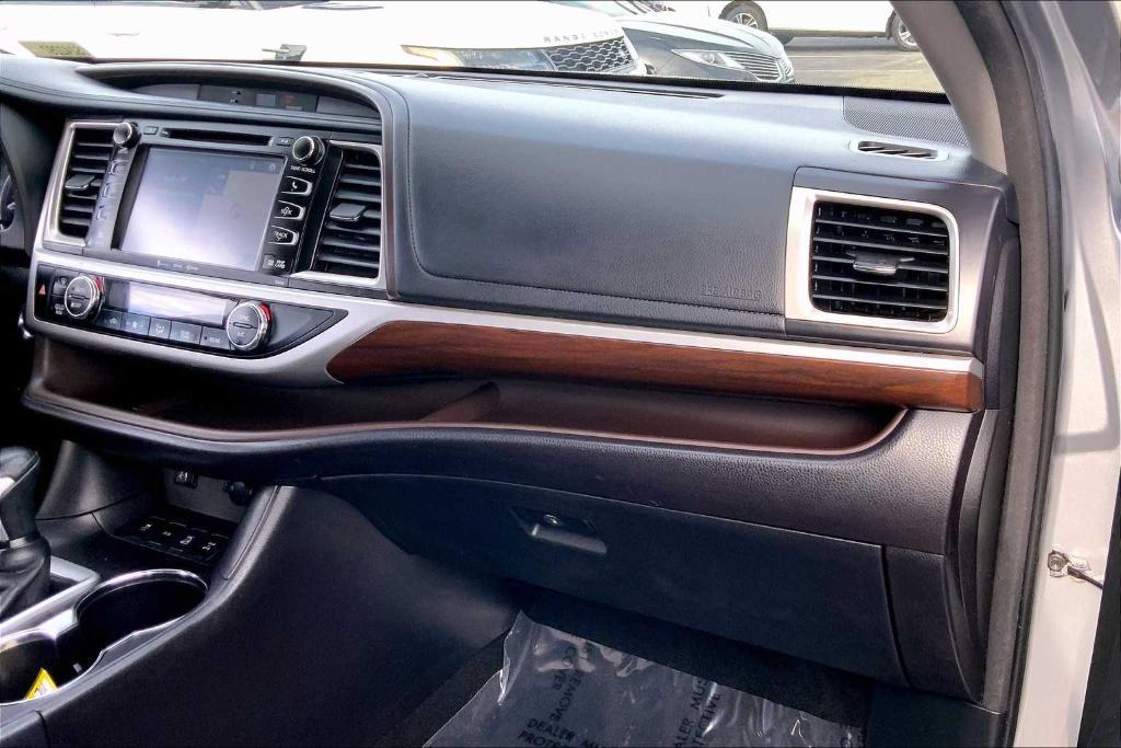 used 2016 Toyota Highlander car, priced at $18,888