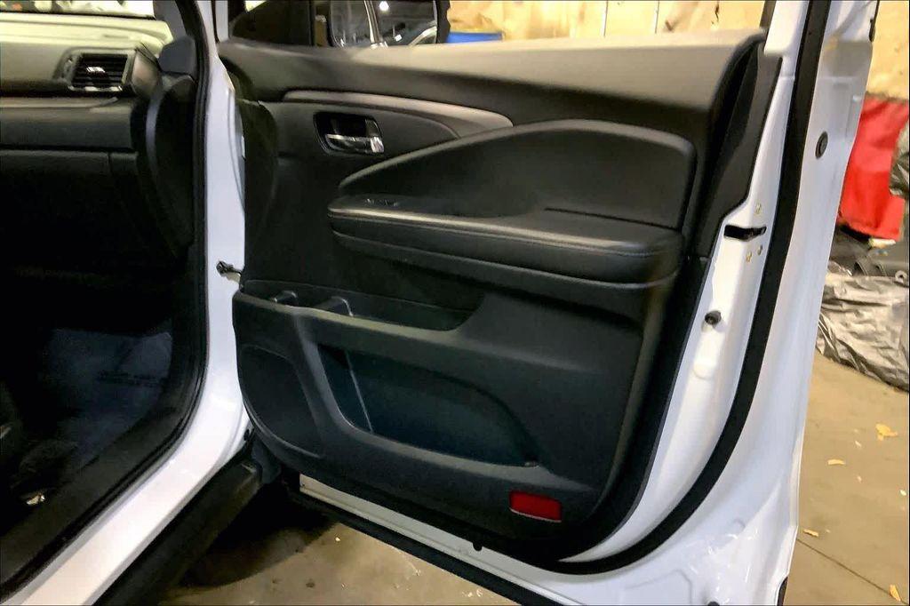 used 2021 Honda Pilot car, priced at $29,288