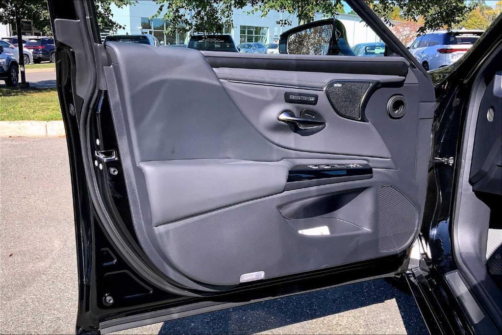 new 2025 Lexus ES 350 car, priced at $53,194