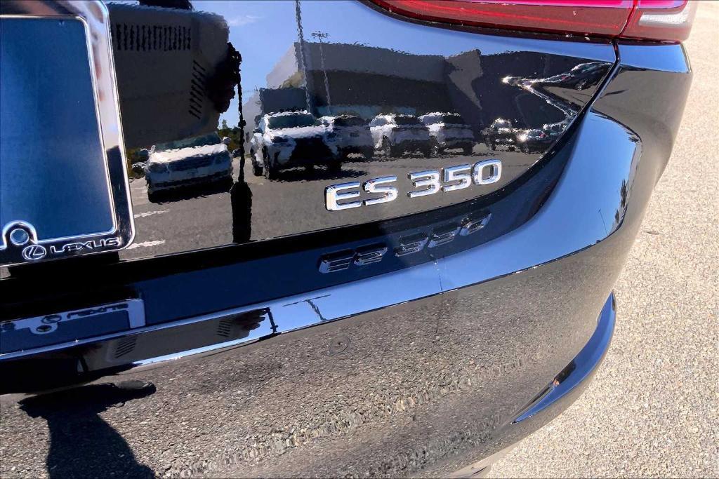 new 2025 Lexus ES 350 car, priced at $53,194