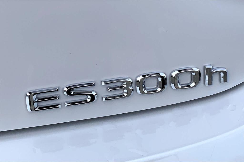 new 2024 Lexus ES 300h car, priced at $54,320