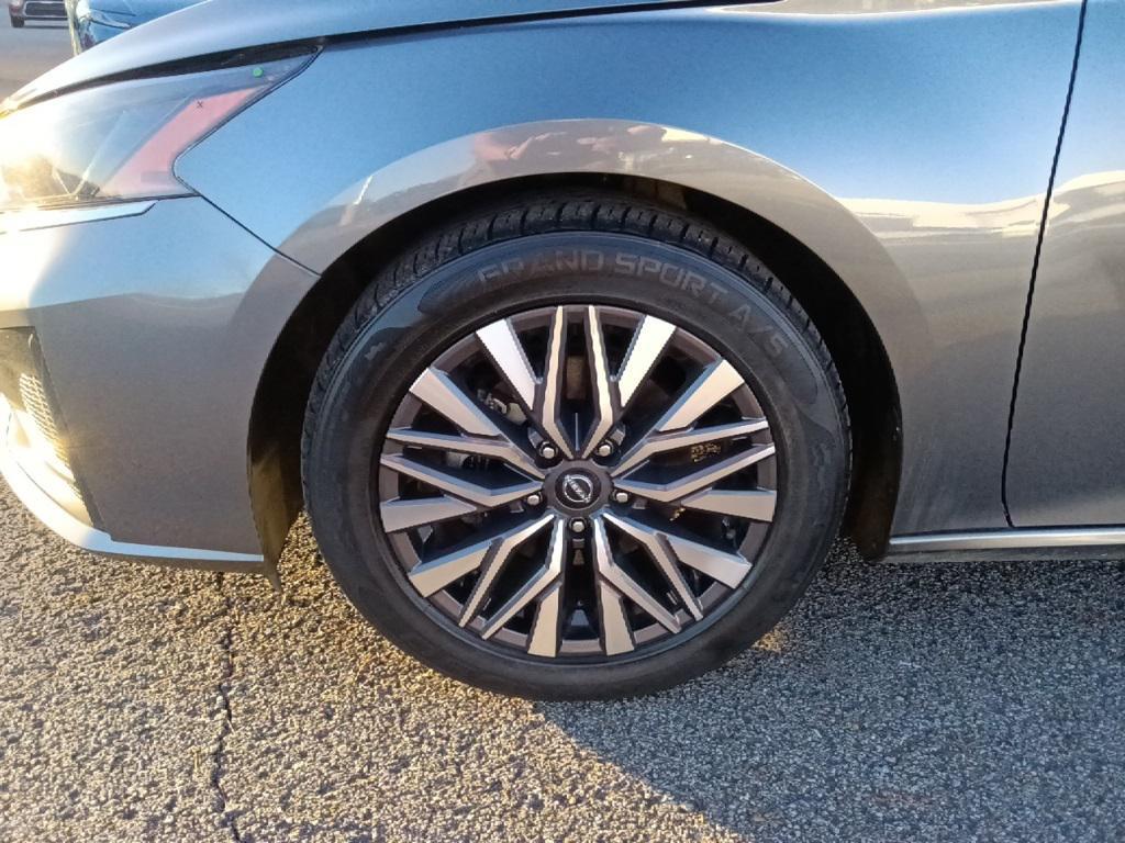 used 2023 Nissan Altima car, priced at $18,996
