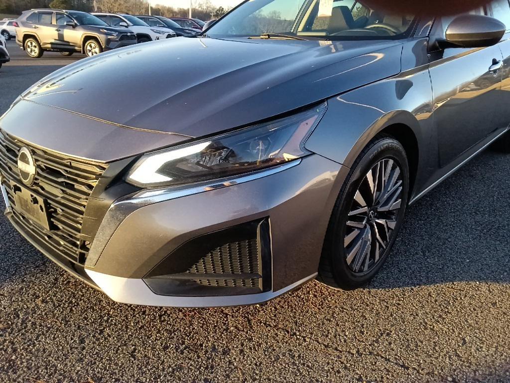 used 2023 Nissan Altima car, priced at $18,996