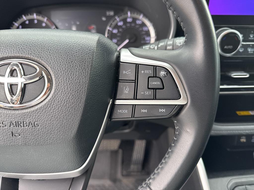used 2023 Toyota Highlander car, priced at $36,475