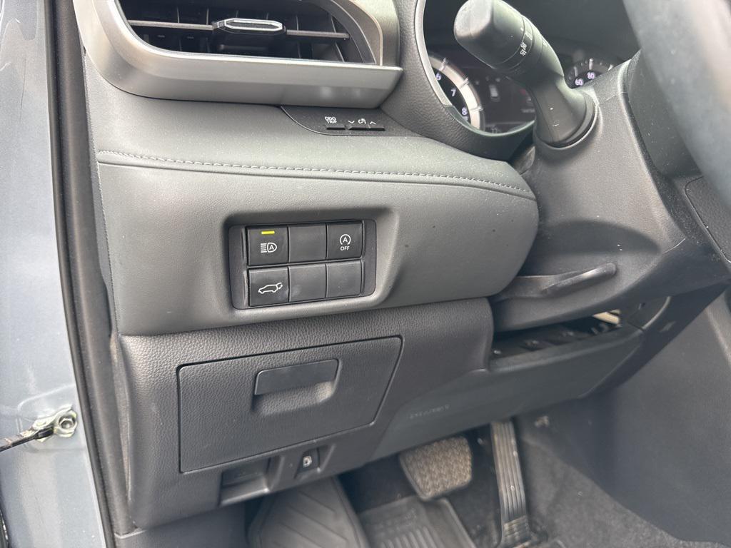 used 2023 Toyota Highlander car, priced at $36,475