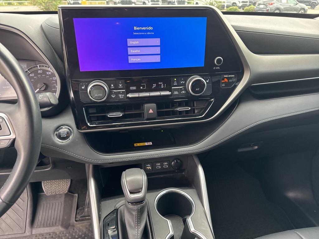 used 2023 Toyota Highlander car, priced at $36,475