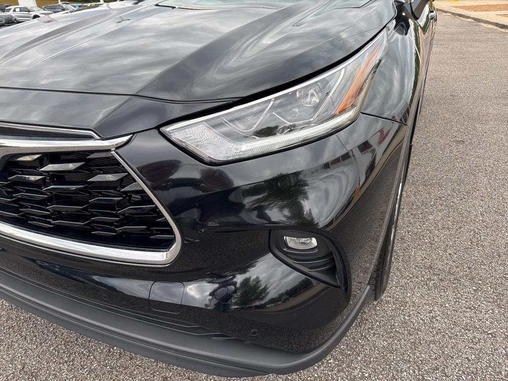 used 2023 Toyota Highlander Hybrid car, priced at $47,792