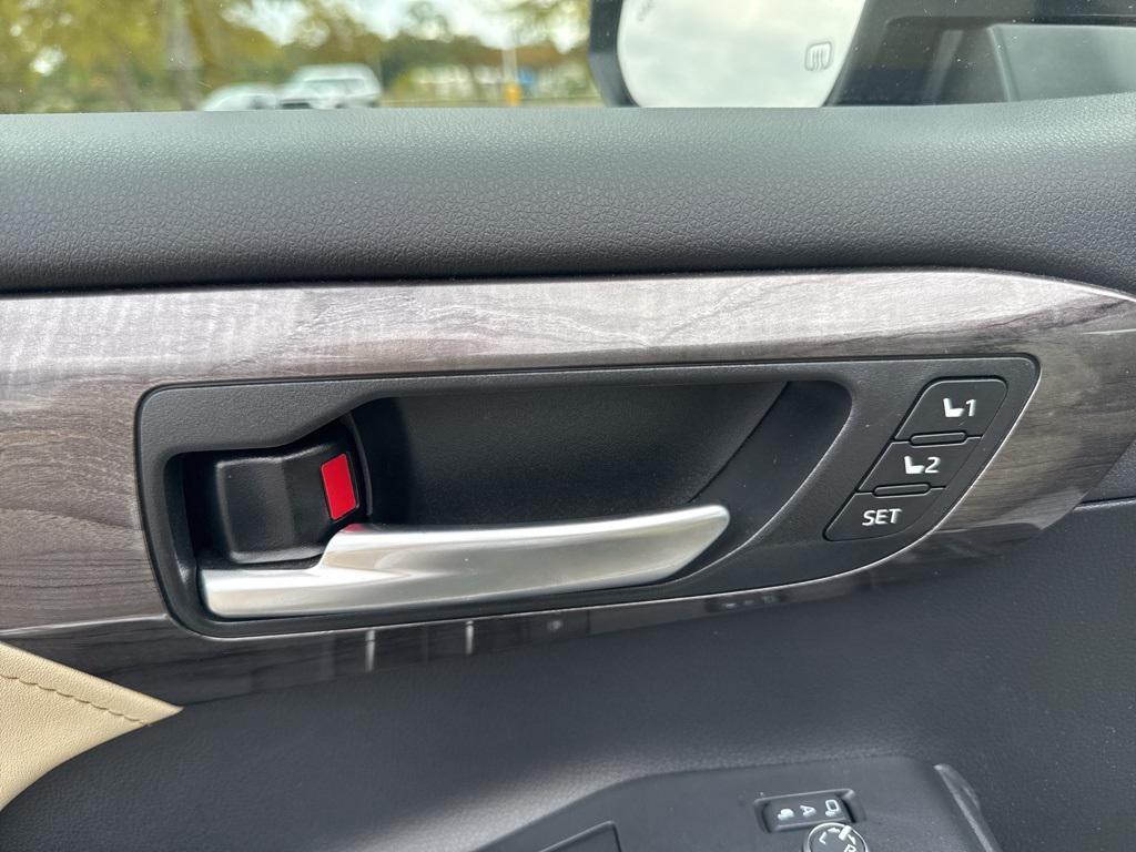 used 2023 Toyota Highlander Hybrid car, priced at $47,792