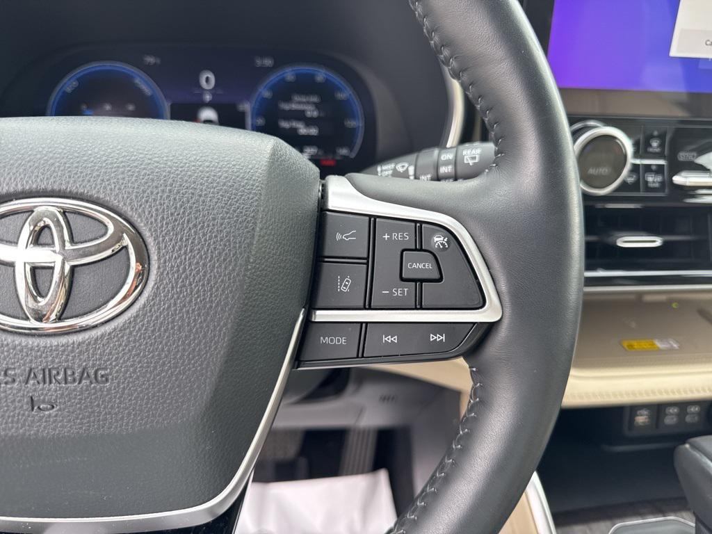 used 2023 Toyota Highlander Hybrid car, priced at $47,792