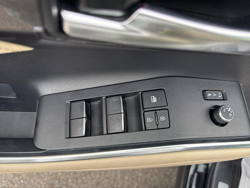 used 2023 Toyota Highlander Hybrid car, priced at $47,792