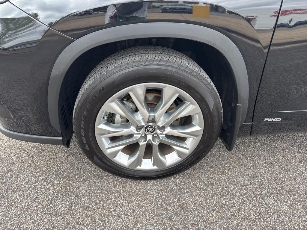 used 2023 Toyota Highlander Hybrid car, priced at $47,792