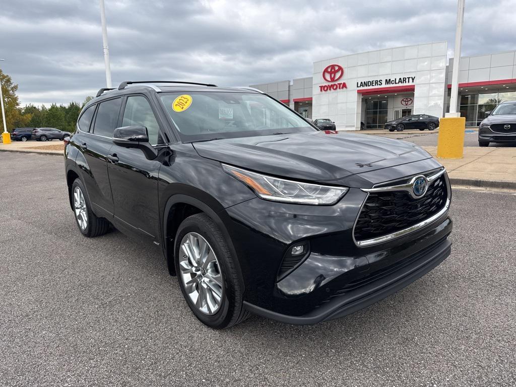used 2023 Toyota Highlander Hybrid car, priced at $47,792