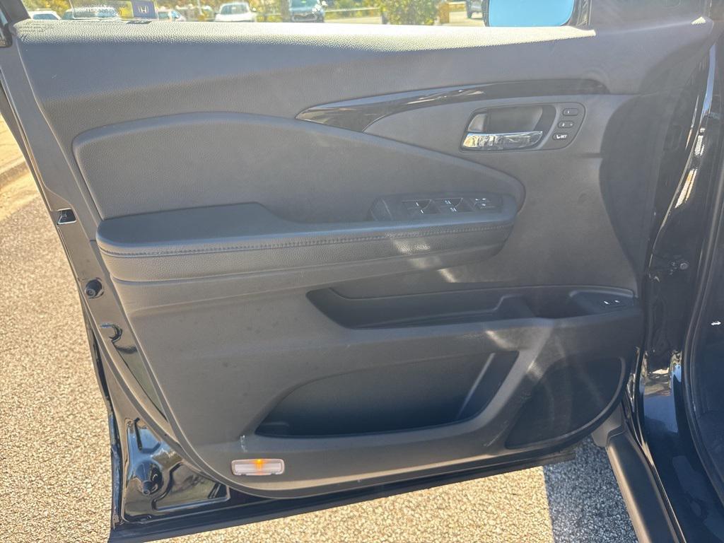 used 2021 Honda Pilot car, priced at $33,117