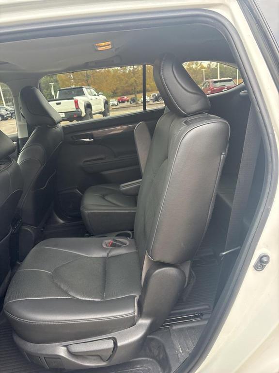 used 2021 Toyota Highlander car, priced at $33,415