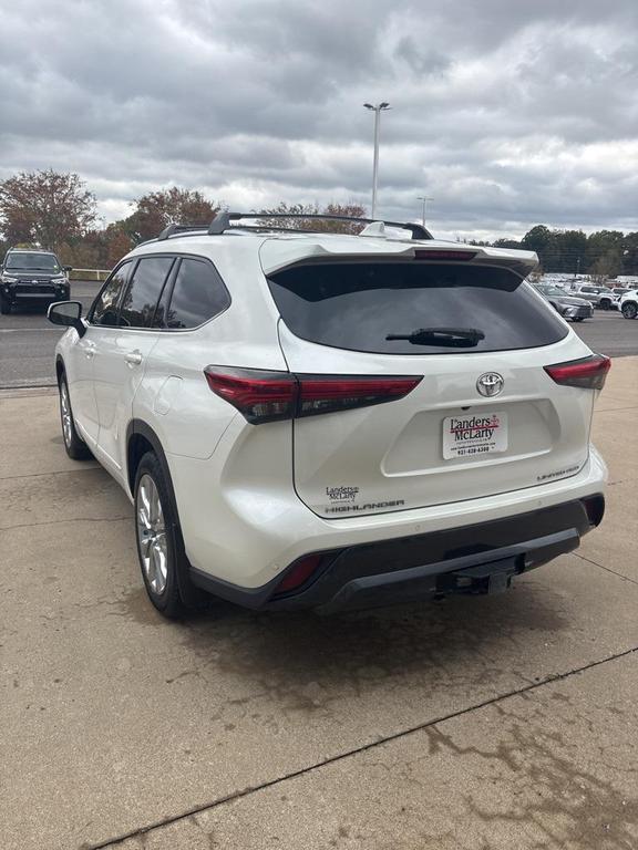 used 2021 Toyota Highlander car, priced at $33,415