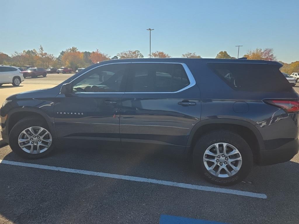 used 2022 Chevrolet Traverse car, priced at $21,918