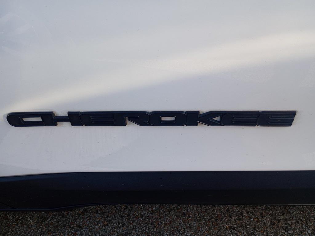 used 2021 Jeep Cherokee car, priced at $18,835