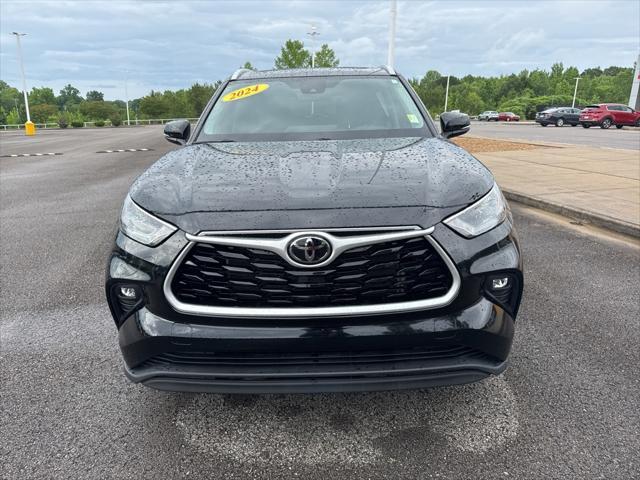 used 2024 Toyota Highlander car, priced at $40,491