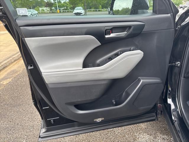 used 2024 Toyota Highlander car, priced at $40,491