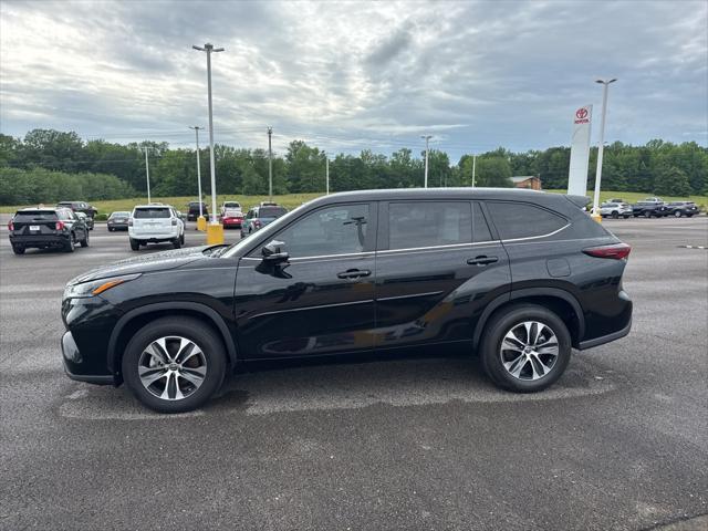 used 2024 Toyota Highlander car, priced at $40,491