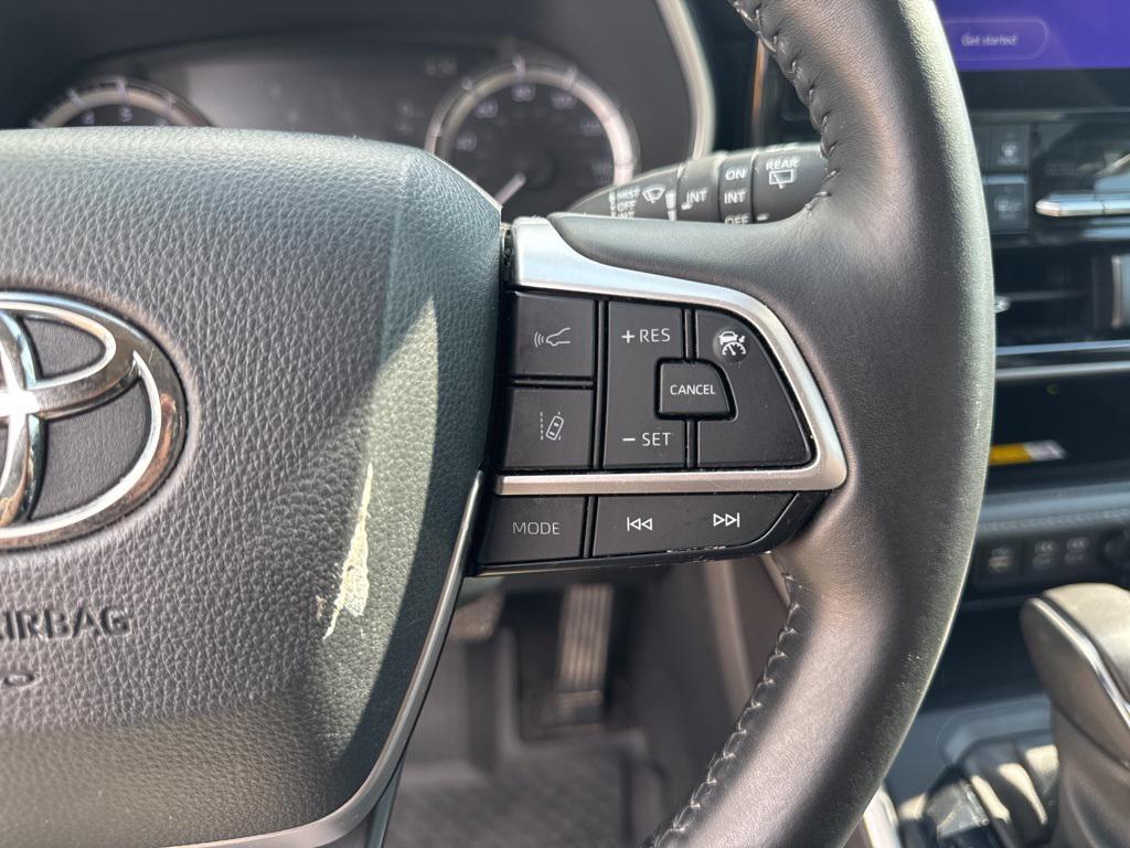used 2024 Toyota Highlander car, priced at $37,738