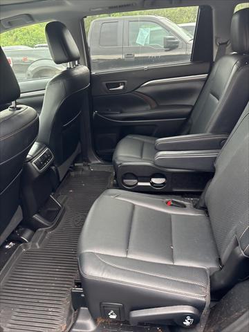 used 2019 Toyota Highlander car, priced at $34,291