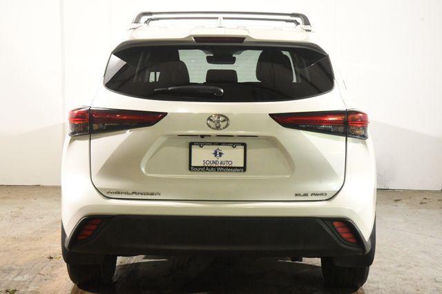 used 2022 Toyota Highlander car, priced at $29,995