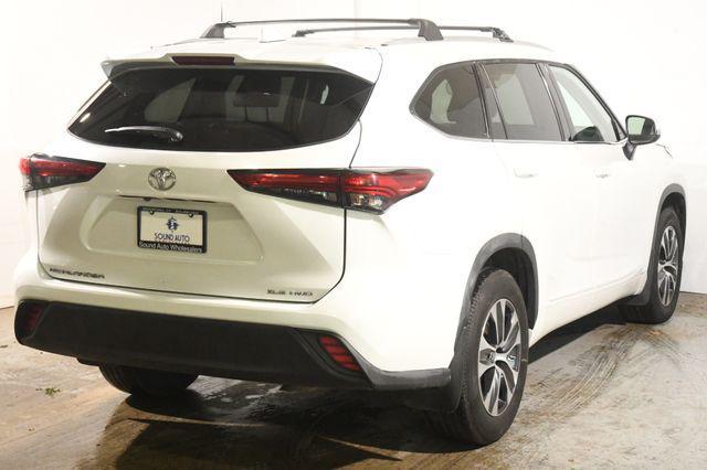 used 2022 Toyota Highlander car, priced at $29,995